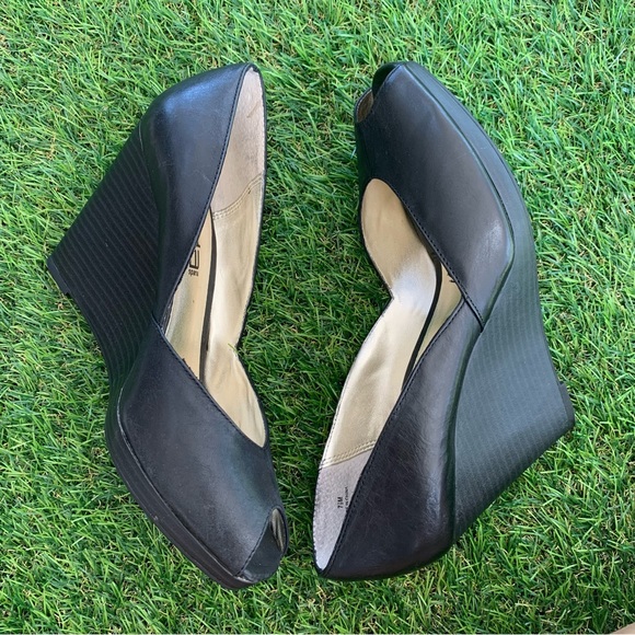 Moda Size 7.5 Black Open Toed 4 Inch Wedges - Picture 7 of 14